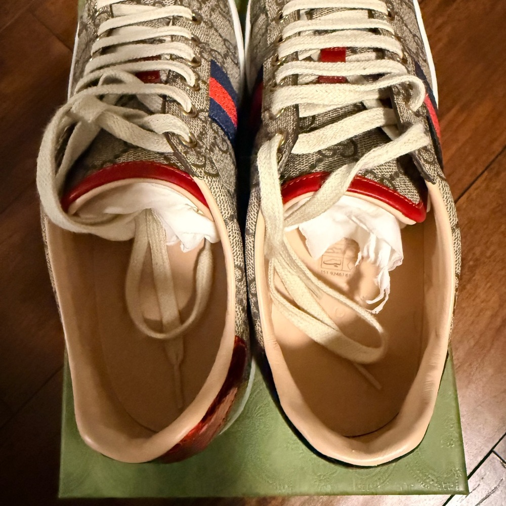 Gucci Beige GG Supreme Canvas Sneakers with Red & Navy Web - Picture 5 of 7